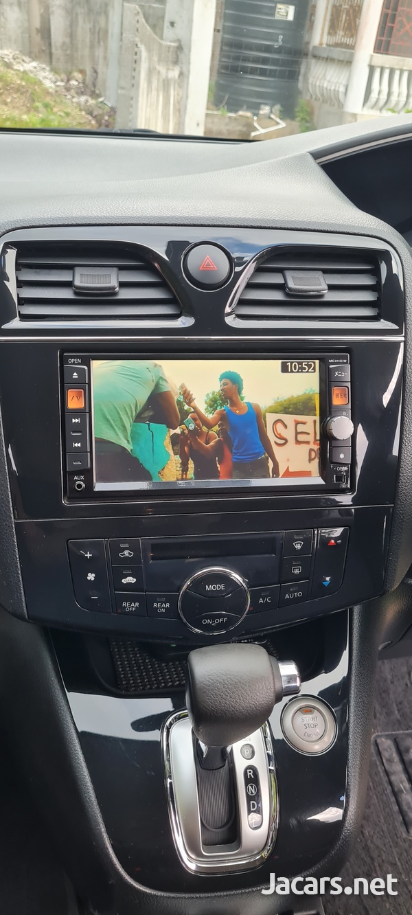 Nissan Serena 2,0L 2012