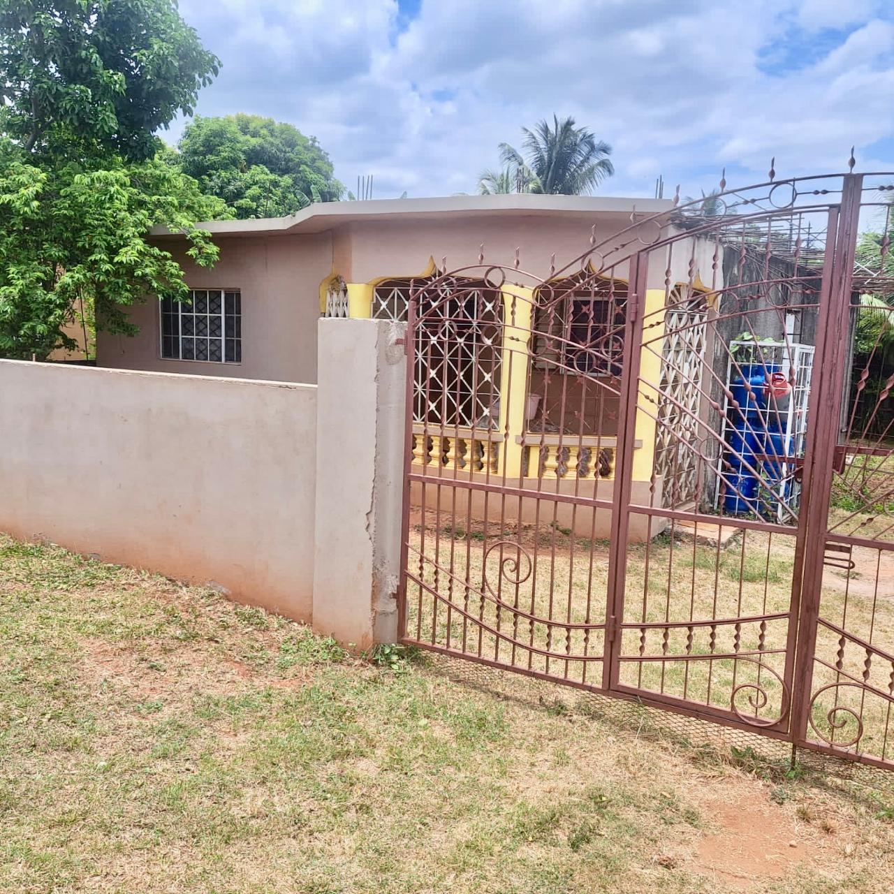 House for Sale   Spanish Town