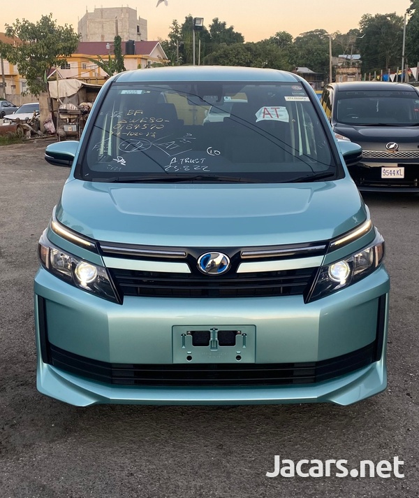 Toyota Voxy 2,0L 2016