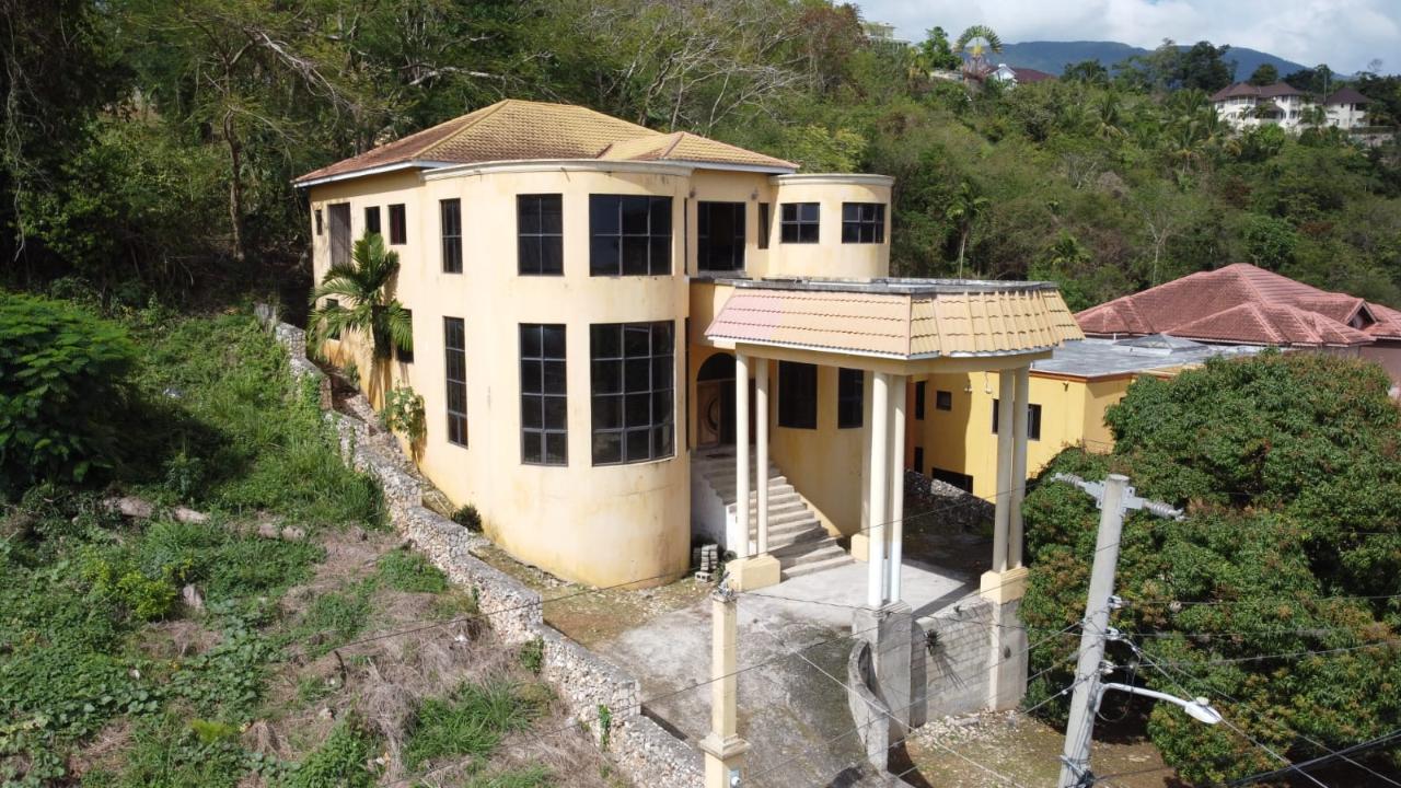 House for Sale   Kingston 9
