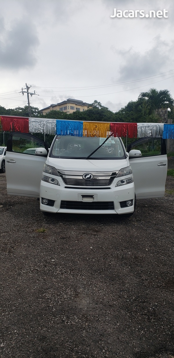 Toyota Vellfire 2,5L 2013
