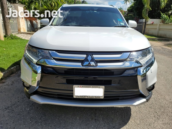 Mitsubishi Outlander or Airtrek 2,4L 2016