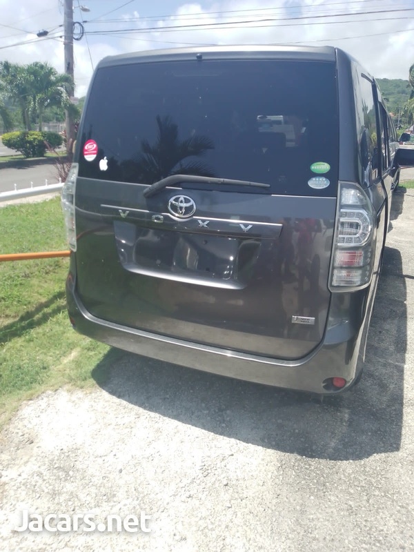 2012 Toyota Voxy
