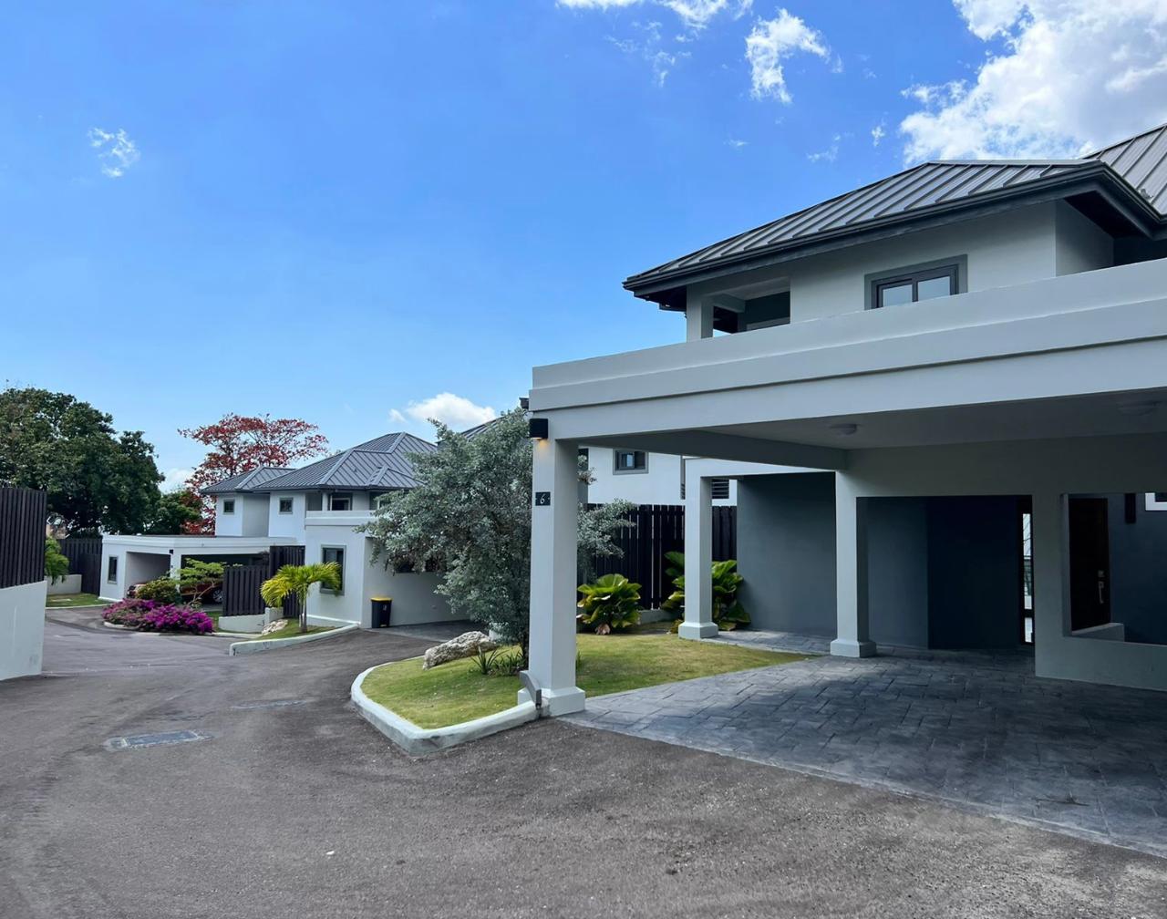 Townhouse for Rent   Kingston 6