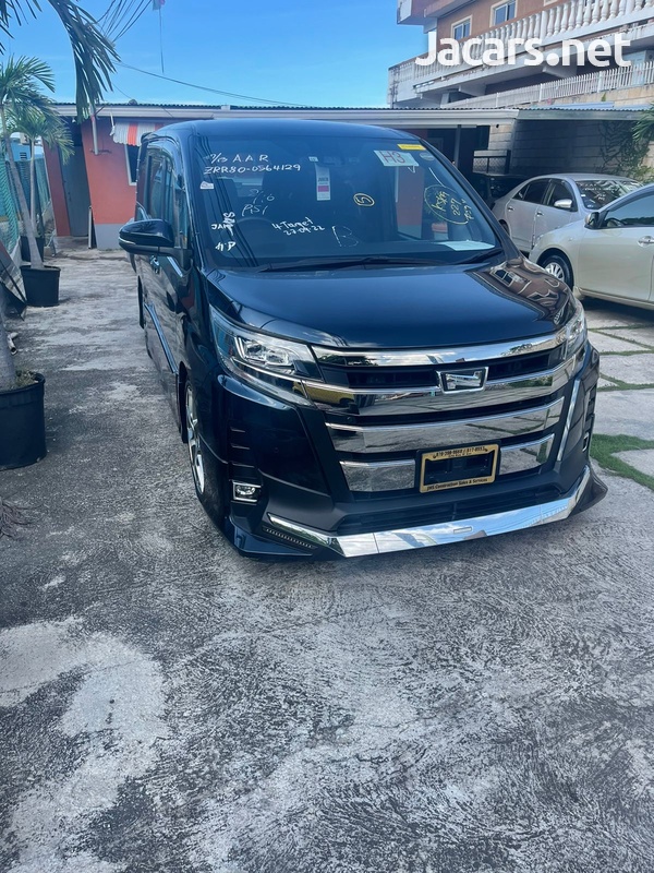 Toyota Noah 2,0L 2019