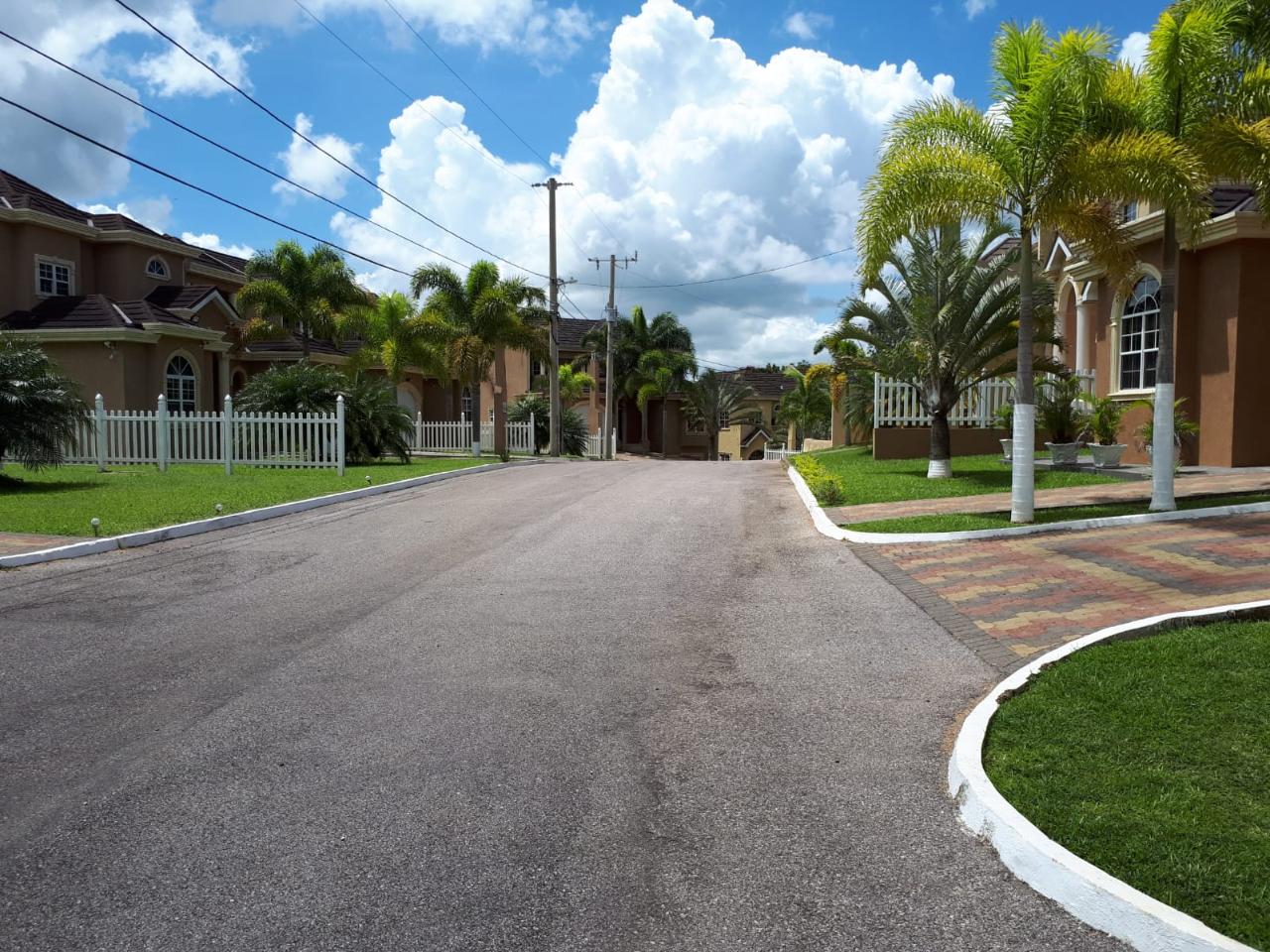 Apartment for Sale   Mandeville