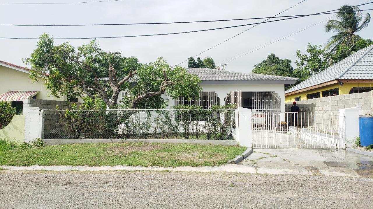 House for Sale   May Pen