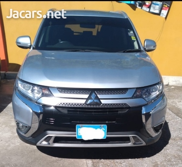 Mitsubishi Outlander or Airtrek 2,4L 2016