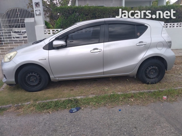 Toyota Aqua 1,4L 2012