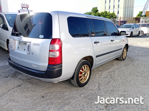 Toyota Succeed 1,5L 2013