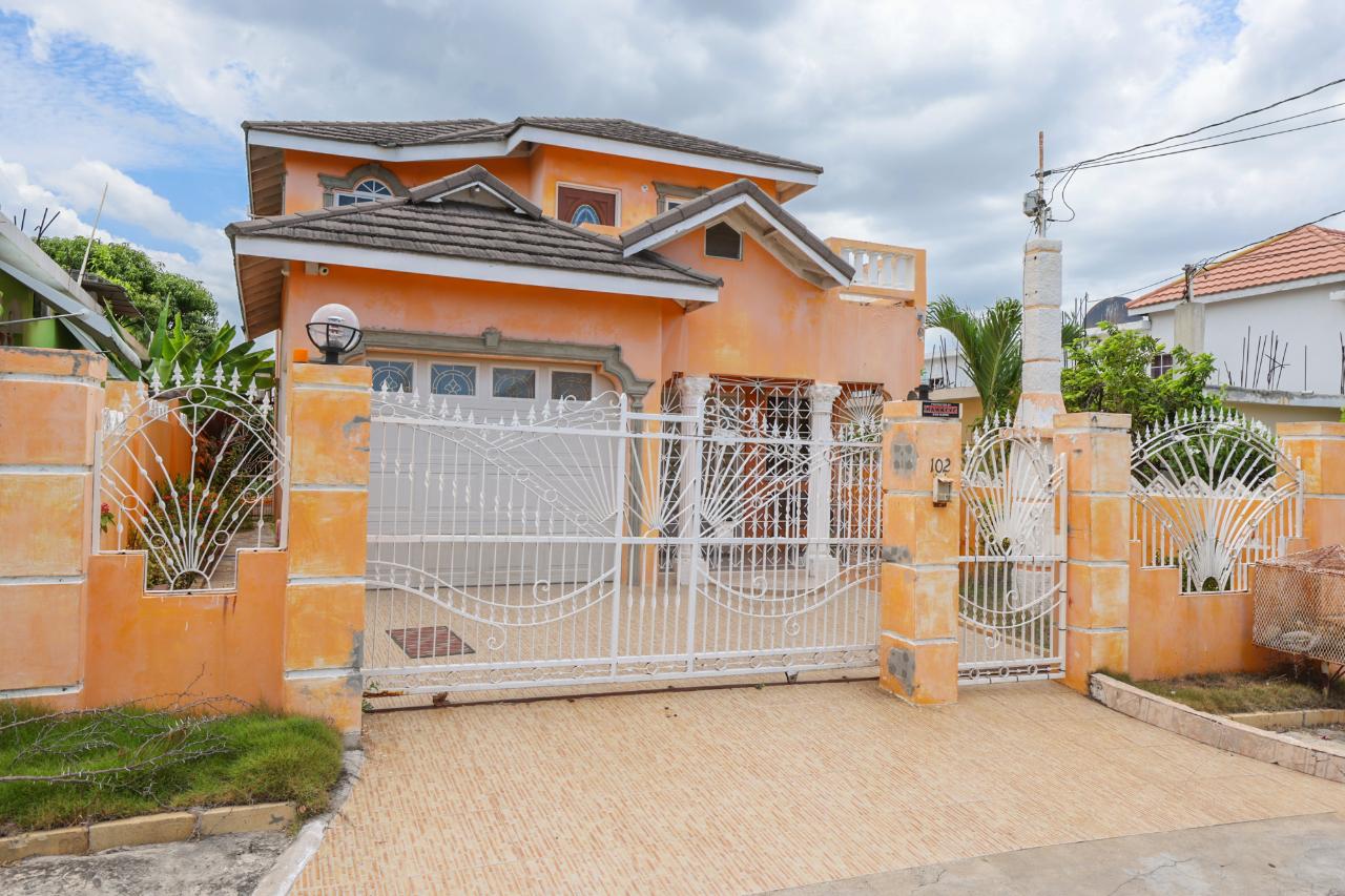House for Sale   Longville Park