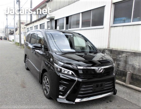 Toyota Voxy 2,0L 2017