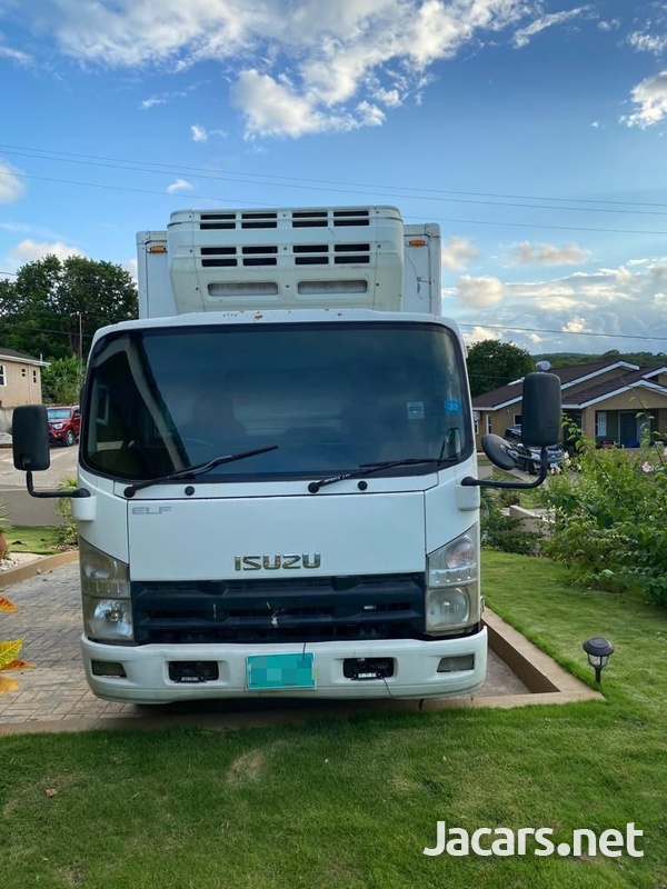 Isuzu Box Body Truck 4,0L 2011