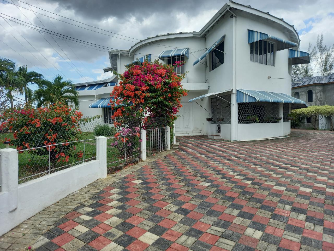 House for Sale   May Pen