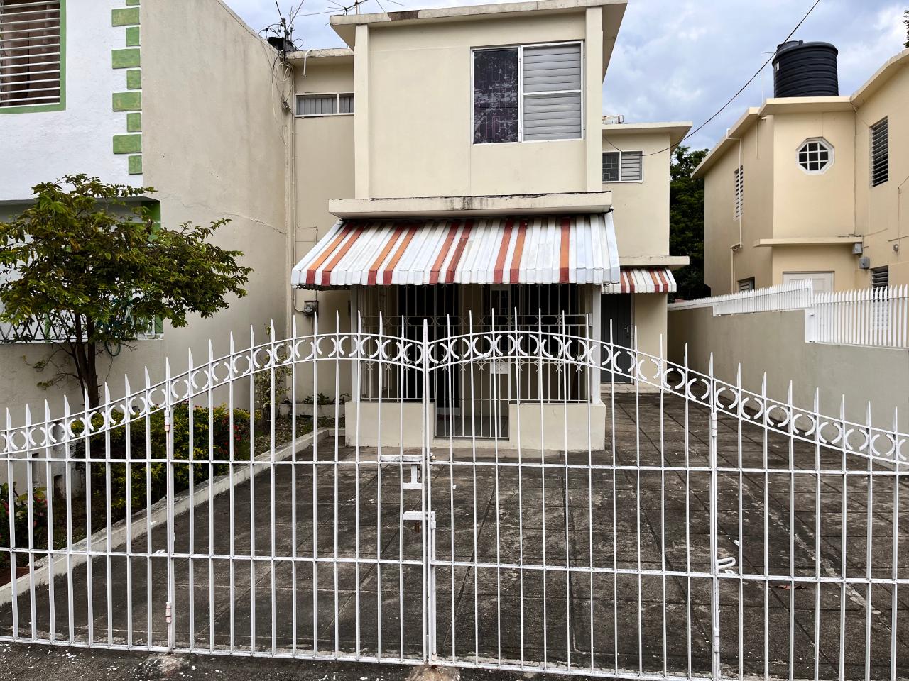 Townhouse for Sale   Kingston 6