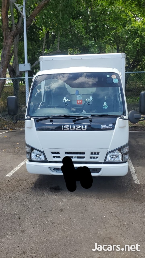 2006 Isuzu Truck