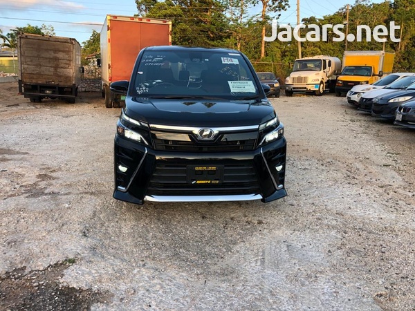 Toyota Voxy 2,0L 2017