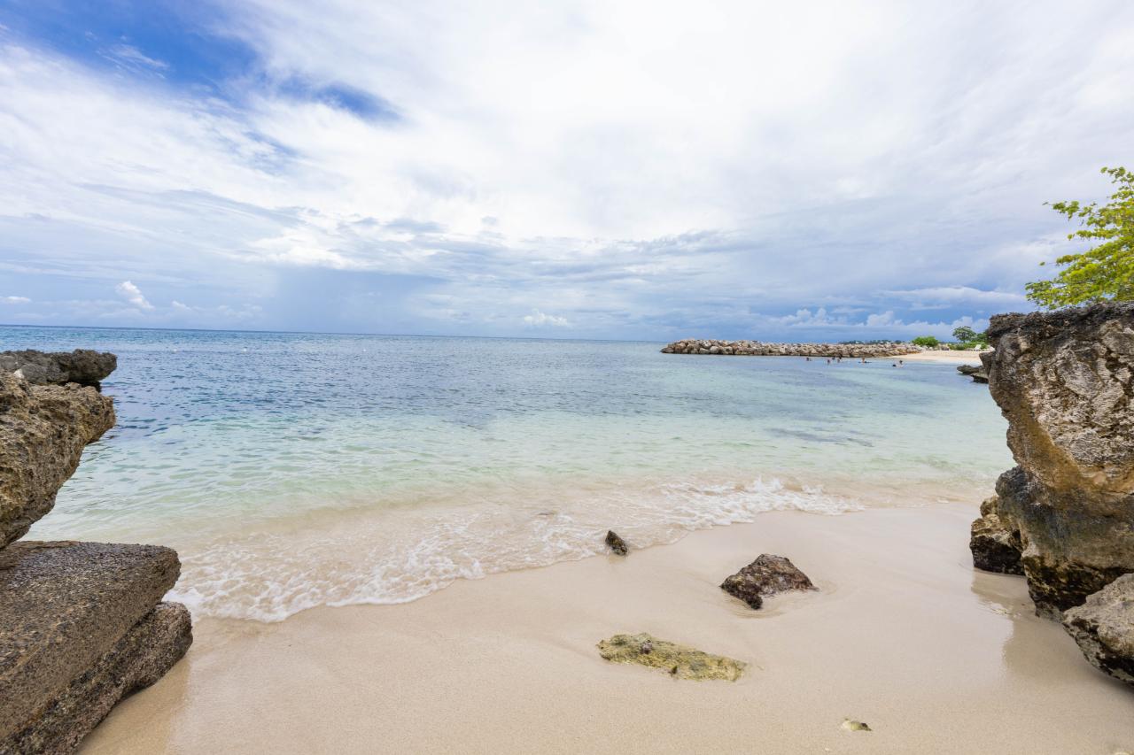 Resort Apartment/Villa for Sale   Negril