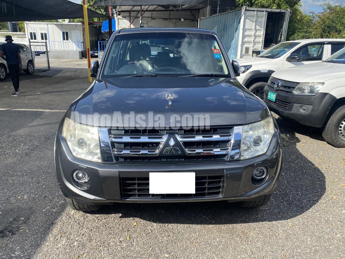 2012 Mitsubishi PAJERO