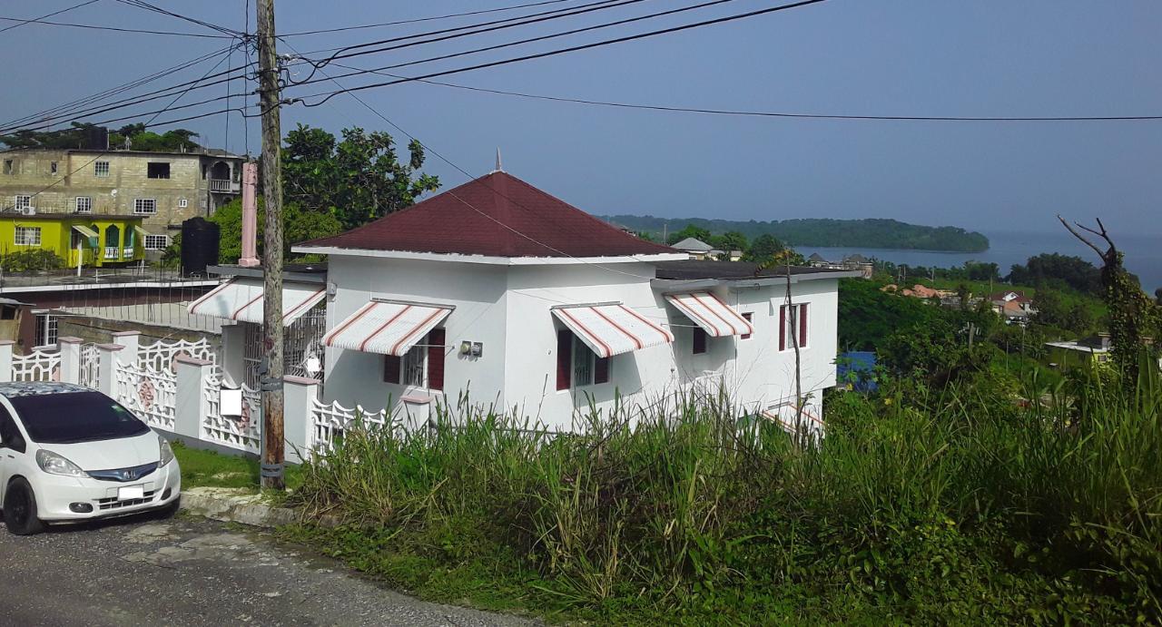 House for Sale   Green Island