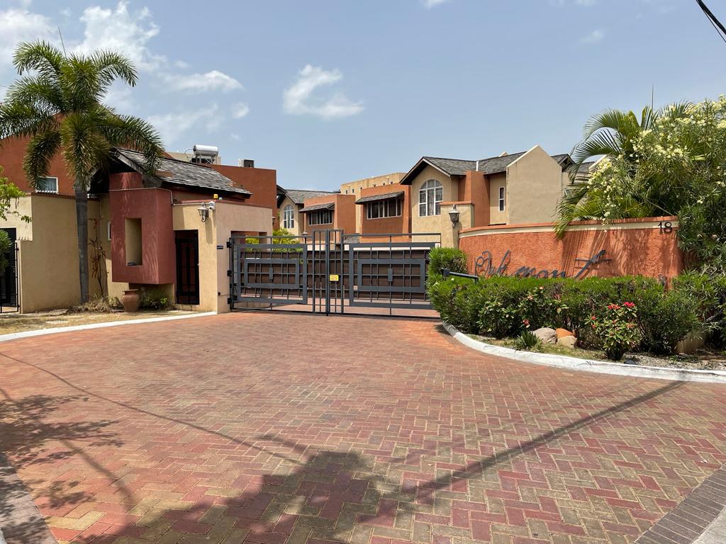 Townhouse for Rent   Kingston 6