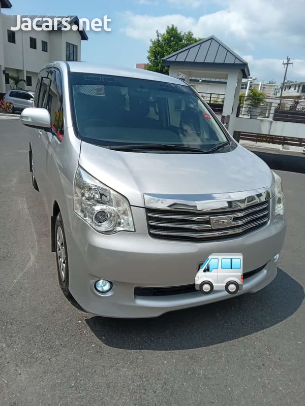 Toyota Noah 2,0L 2003