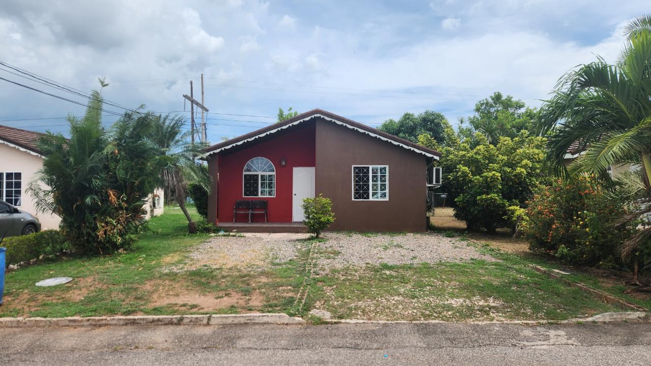 Townhouse for Sale   Old Harbour