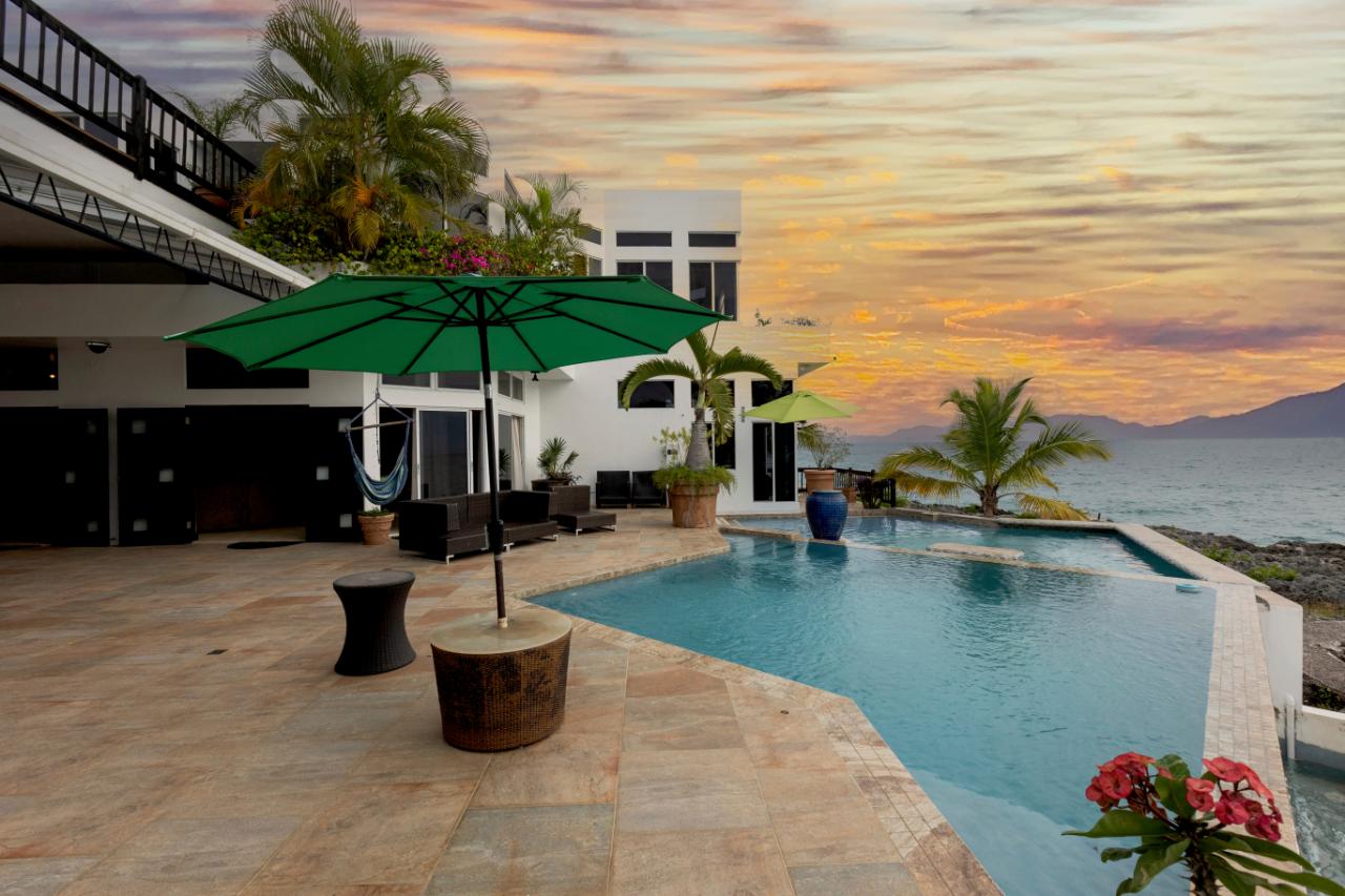 Resort Apartment/Villa for Rent   White House WD