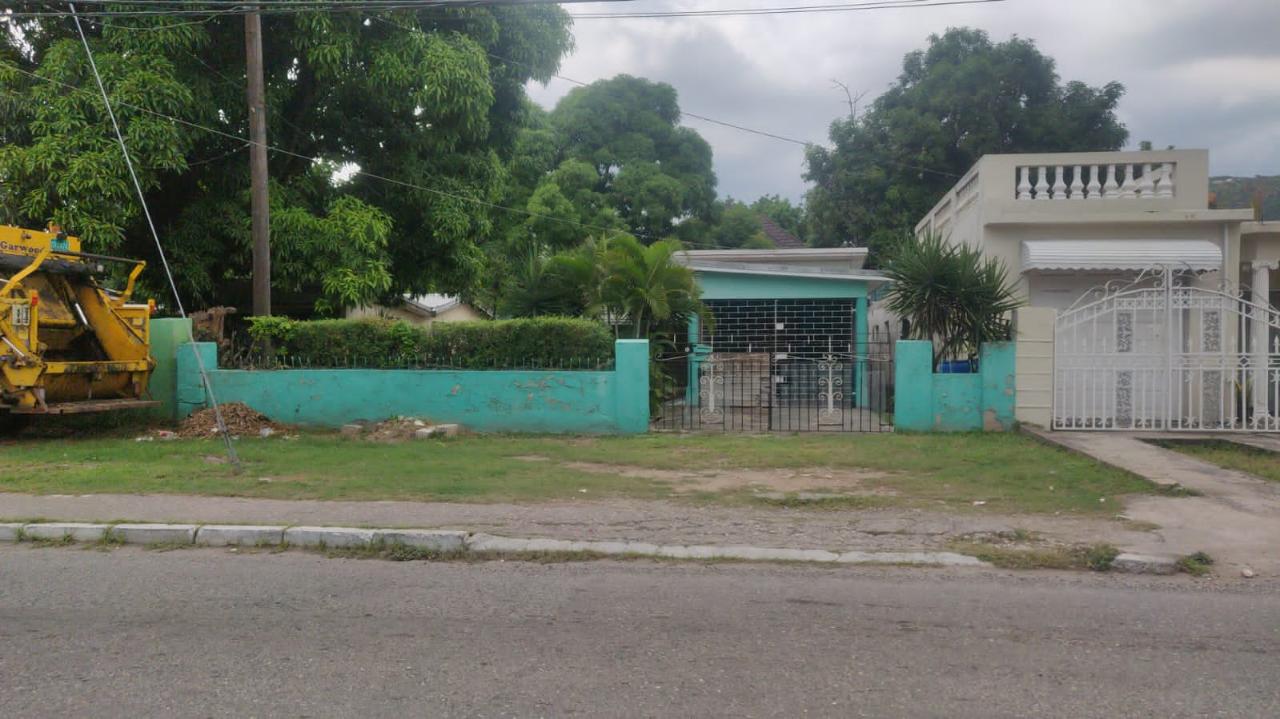 House for Sale   Kingston 20