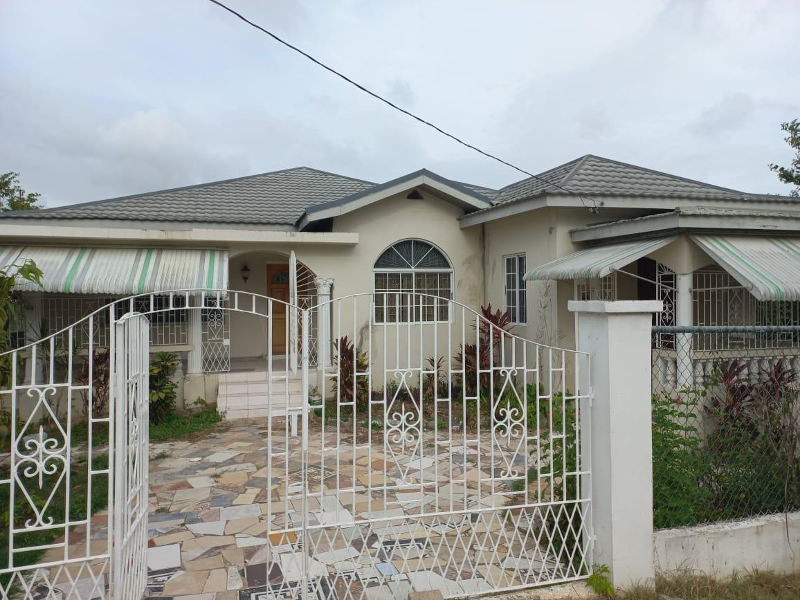 House for Sale   May Pen