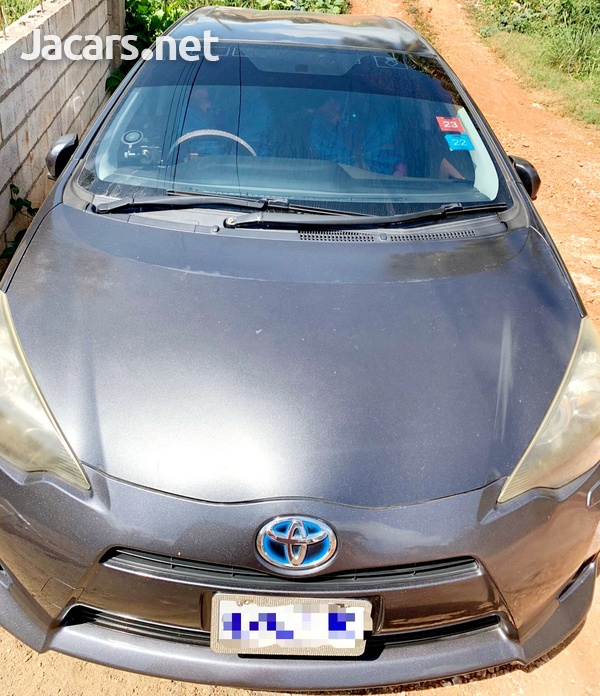 Toyota Aqua 1,5L 2012