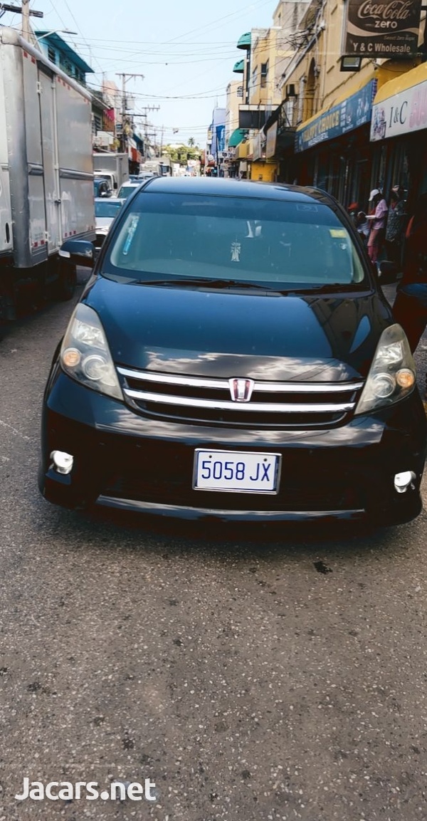 Toyota Isis 2,0L 2011