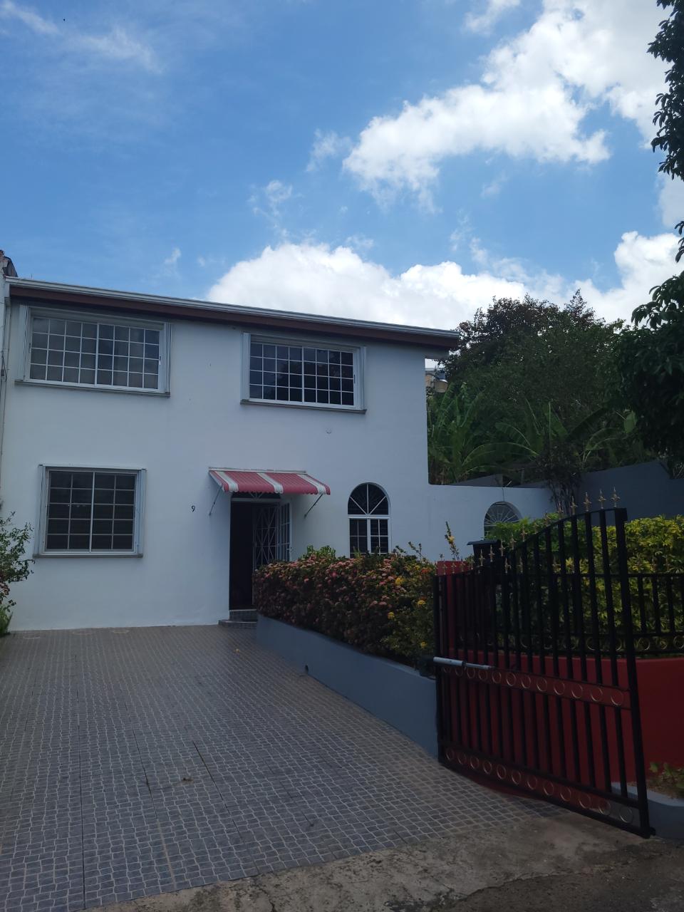 Townhouse for Sale   Kingston 8