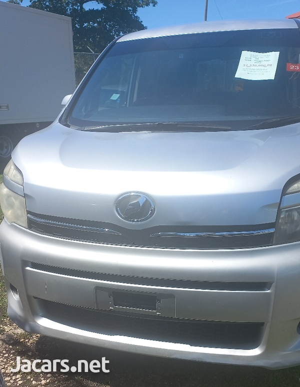 Toyota Voxy 1,9L 2010