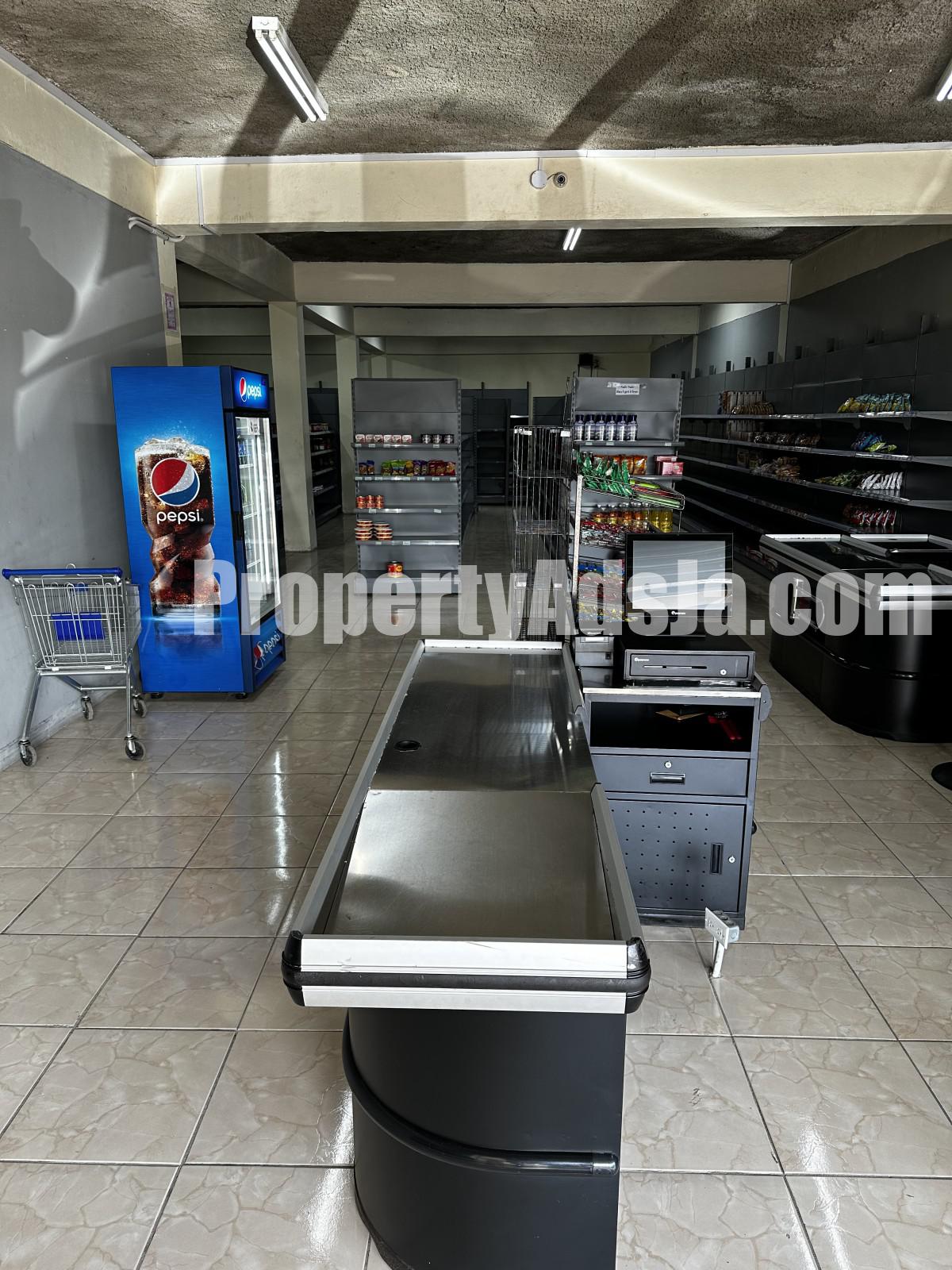 Commercial building For Rent in May Pen, Clarendon, Jamaica