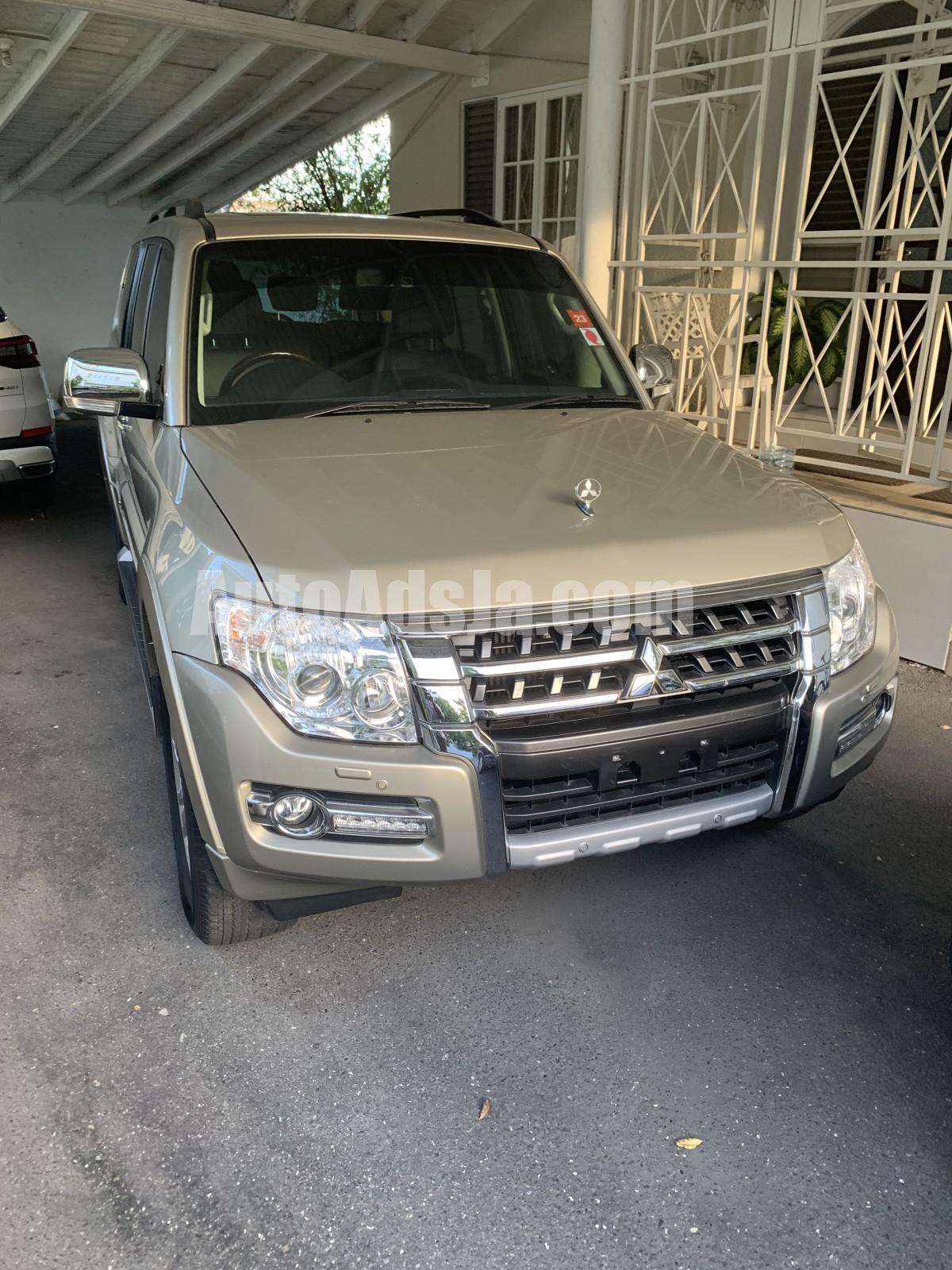 2022 Mitsubishi Pajero