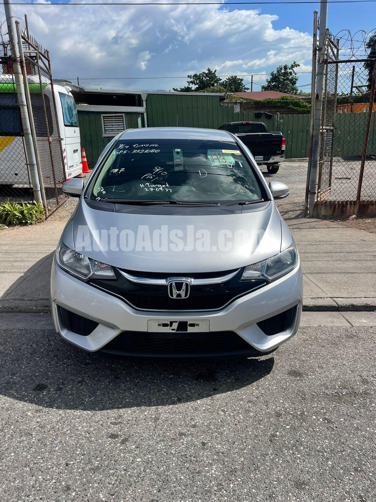2017 Honda FIT HYBRID S