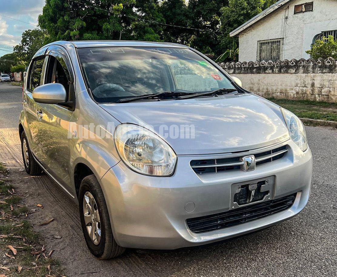 2012 Toyota passo