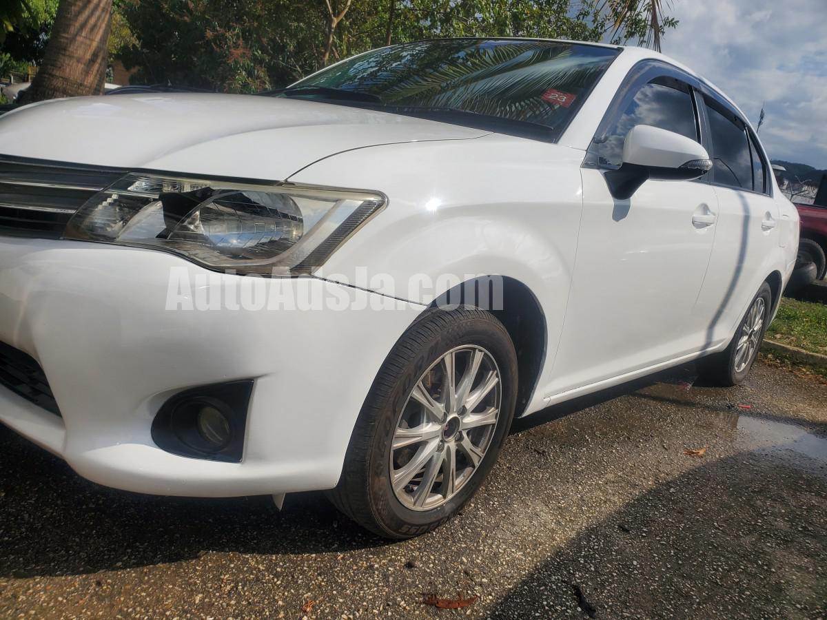 2013 Toyota Axio