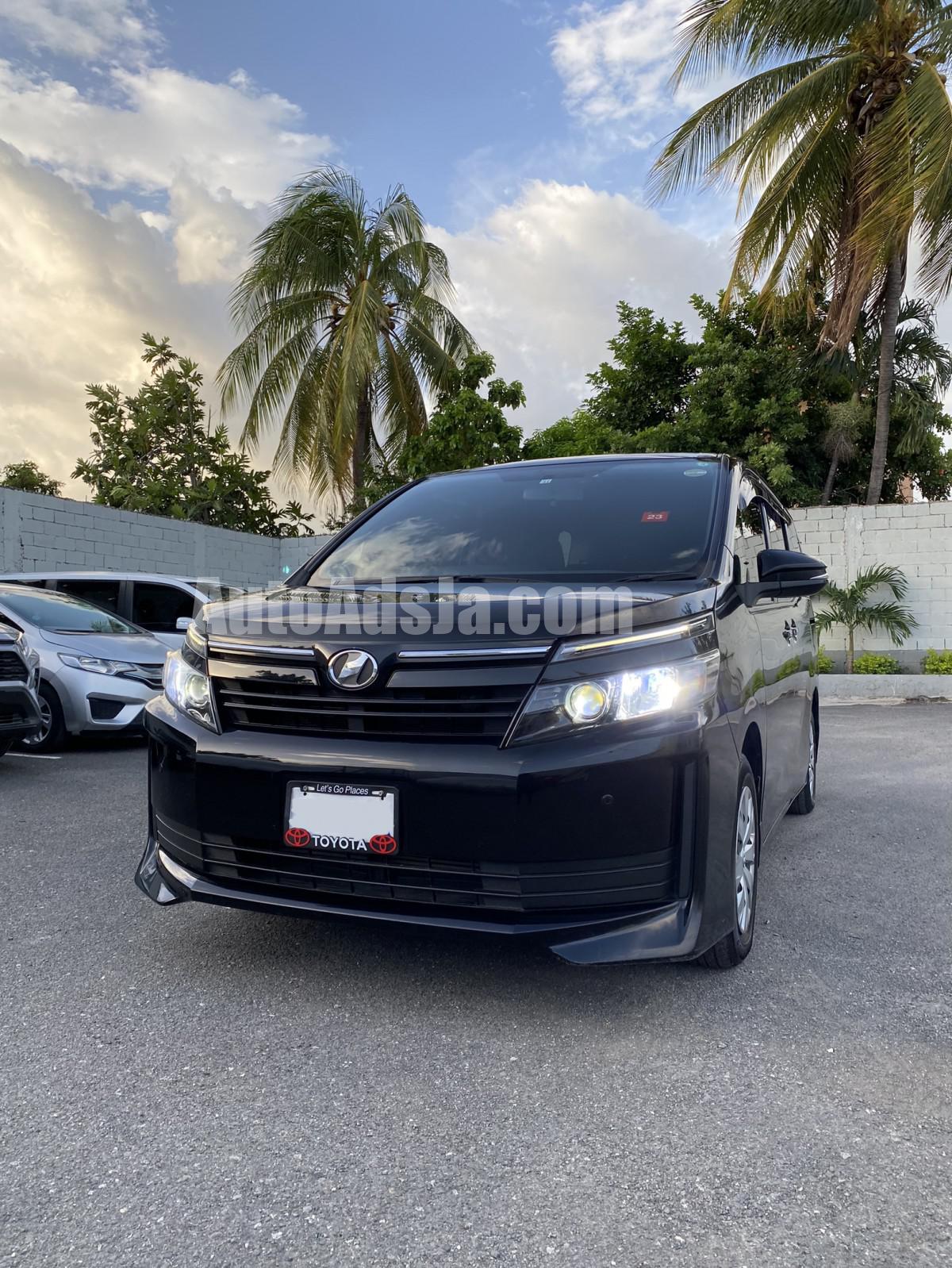 2016 Toyota Voxy
