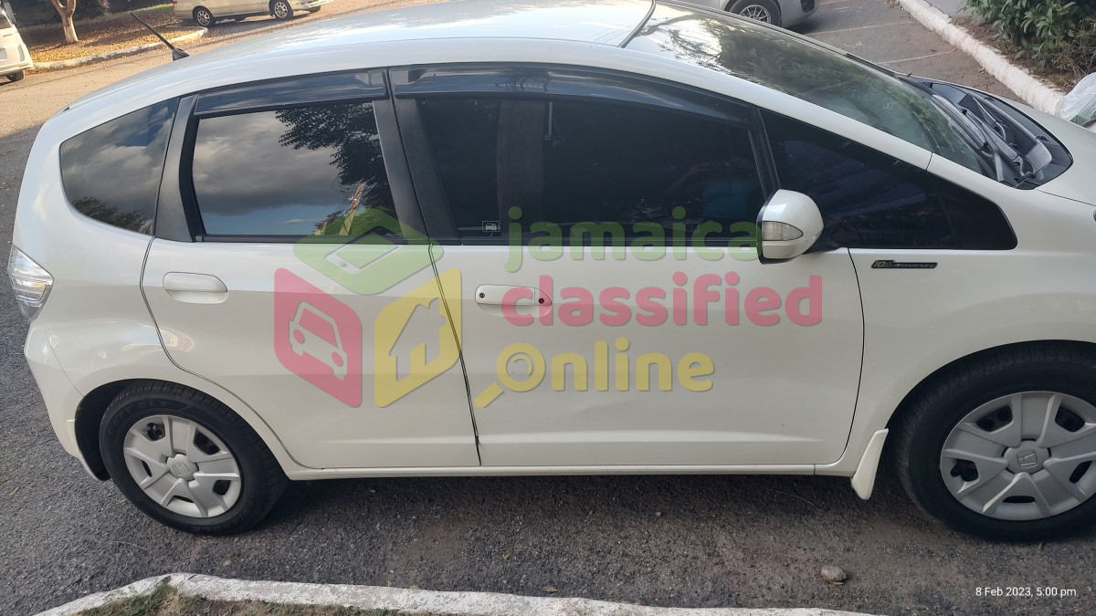 For Sale: Hond Fit Hybrid