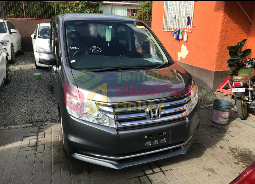 For Sale: Honda Step Wagon 2013