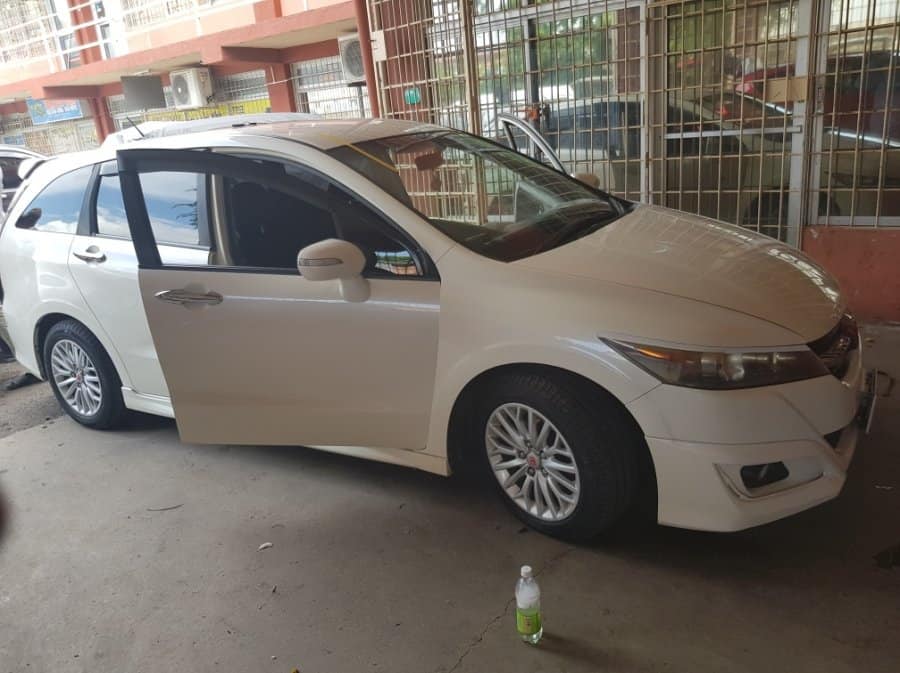 Honda Stream 2011