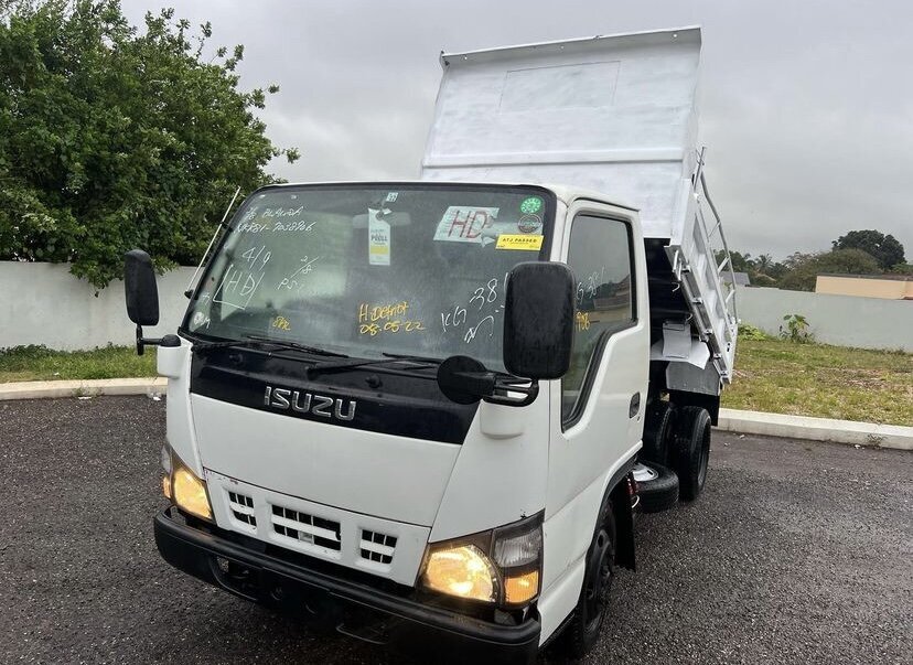 For Sale: Izuzu Tipper Truck Elf 2004 2005 2006 2011