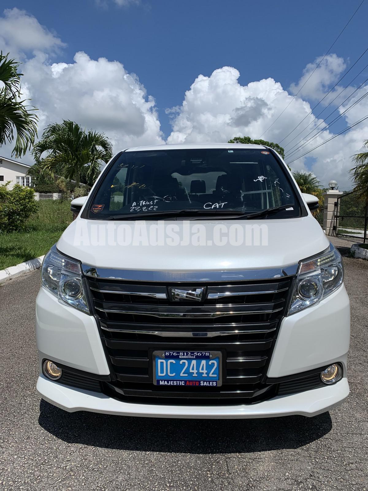 2016 Toyota NOAH