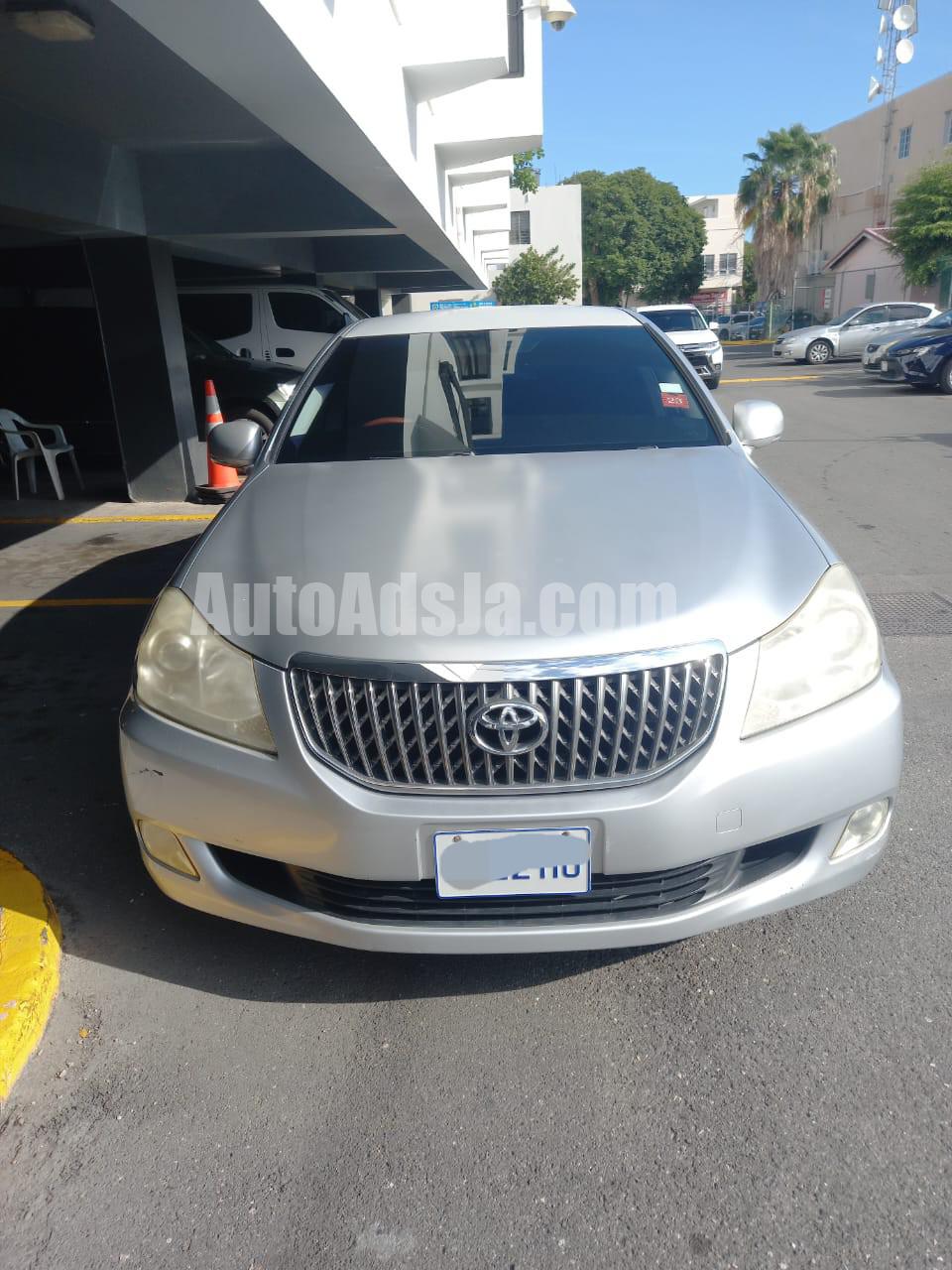 2011 Toyota Crown