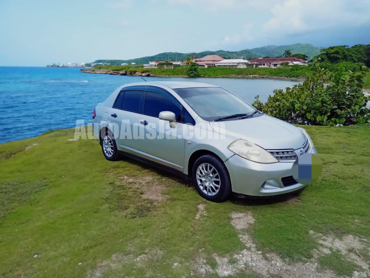 2012 Nissan Tiida