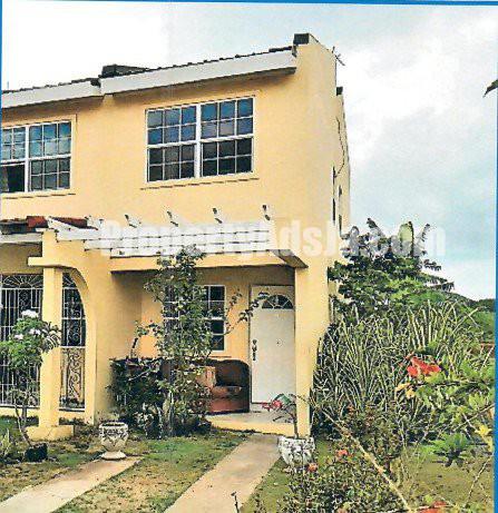 2 bed Townhouse For Sale in Berkshire Court Eltham, St. Catherine, Jamaica