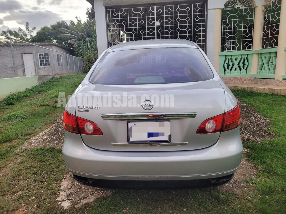 2012 Nissan bluebird
