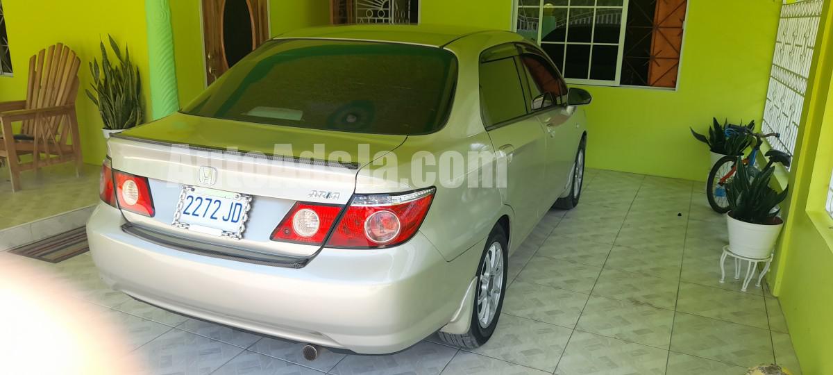 2006 Honda Fit